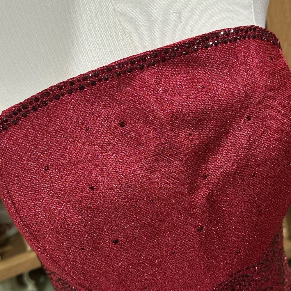 St. John Couture Rare Strapless Crystal Gown Dark Ruby Size 8 NWT - Picture 3 of 16